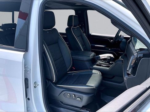 Used 2024 GMC Sierra 1500 AT4X AWD/4WD image 30