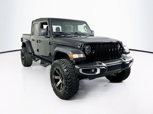 Used 2023 Jeep Gladiator Sport AWD/4WD image 3