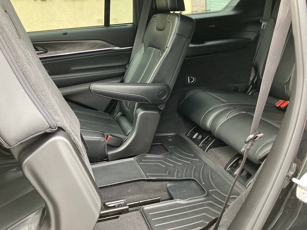Used 2021 Jeep Grand Cherokee L Overland w/ Luxury Tech Group IV AWD/4WD image 11
