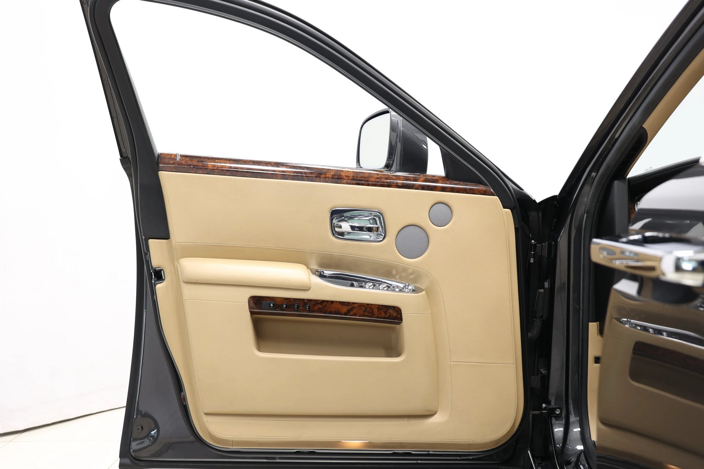 Used 2011 Rolls-Royce Ghost RWD image 12