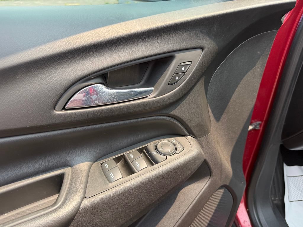 Used 2018 Chevrolet Equinox LT w/ Sun & Infotainment Package FWD image 15