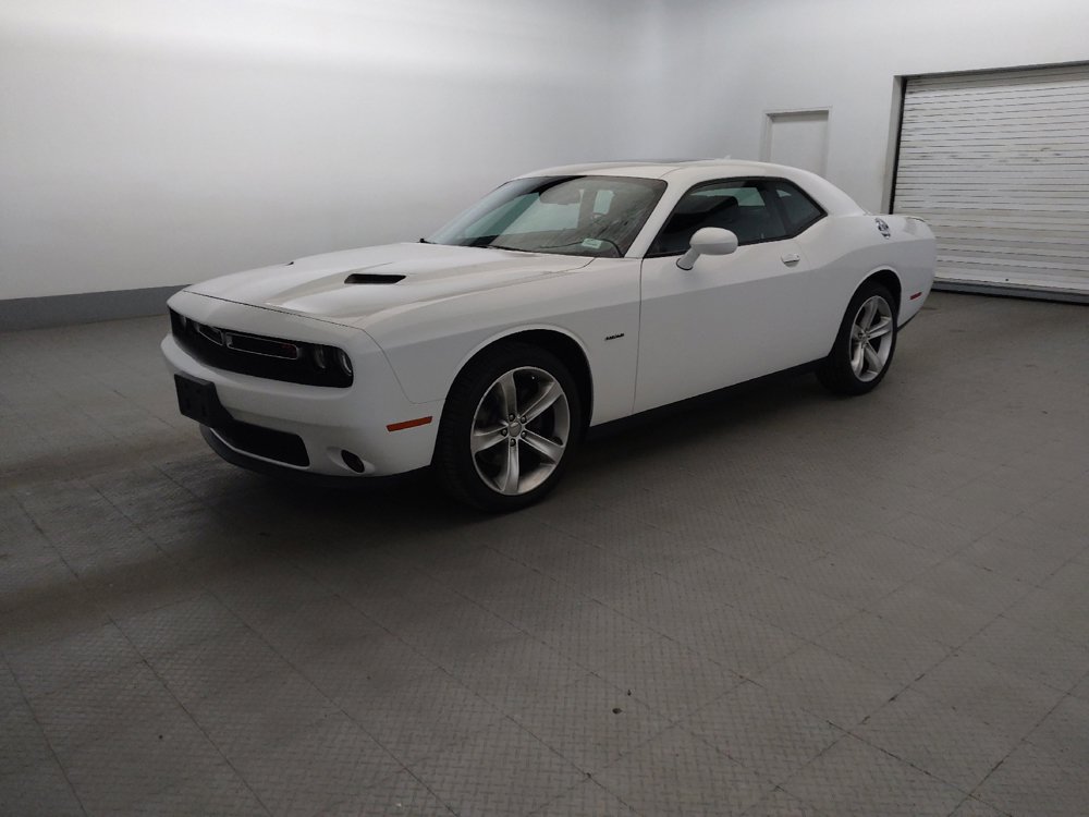 Used 2016 Dodge Challenger R/T w/ Driver Convenience Group RWD image 2