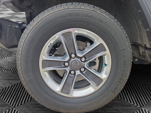 Used 2019 Jeep Wrangler Unlimited Sahara image 14