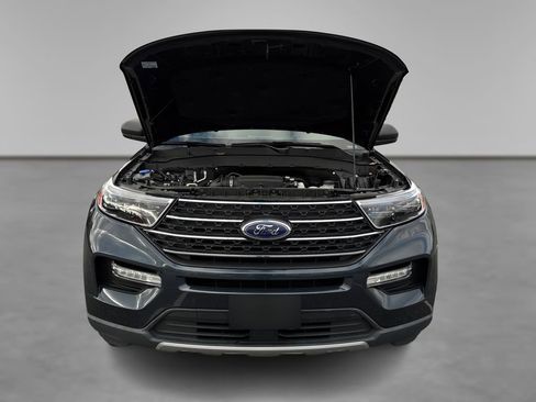 Used 2022 Ford Explorer XLT w/ Equipment Group 202A image 12