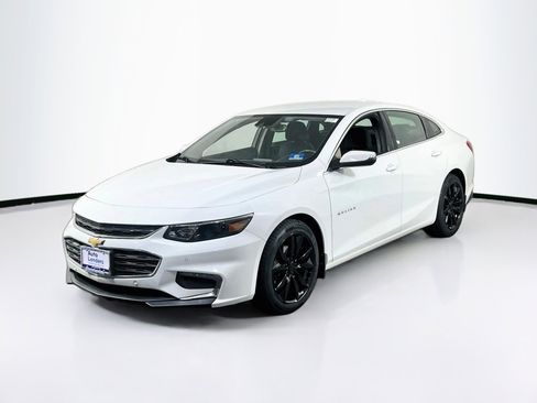 Used 2018 Chevrolet Malibu LT w/ Driver Confidence Package FWD image 1