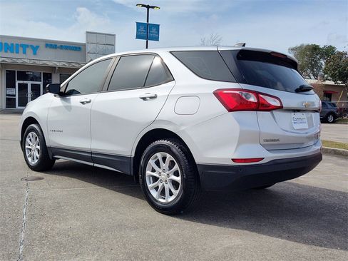 Used 2021 Chevrolet Equinox LS image 6