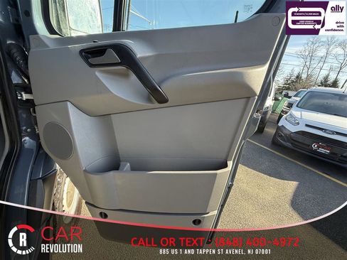 Used 2018 Mercedes-Benz Sprinter 2500 image 28