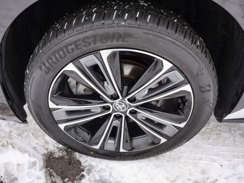 Used 2023 Toyota bZ4X Limited image 9