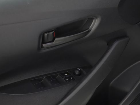 Used 2025 Toyota Corolla LE image 19