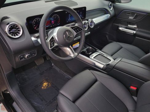 Certified 2025 Mercedes-Benz GLB 250 image 25