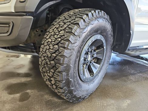 Used 2018 Ford F150 Raptor w/ Equipment Group 802A Luxury AWD/4WD image 31