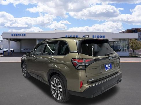 Used 2025 Subaru Forester Touring AWD/4WD image 5