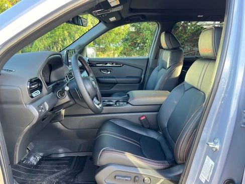 New 2025 Honda Pilot TrailSport image 15