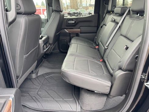 Used 2022 Chevrolet Silverado 1500 High Country w/ Technology Package image 18