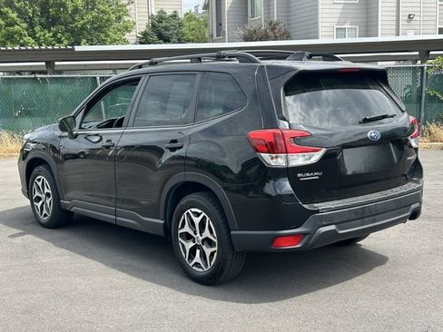 Used 2020 Subaru Forester Premium AWD/4WD image 5