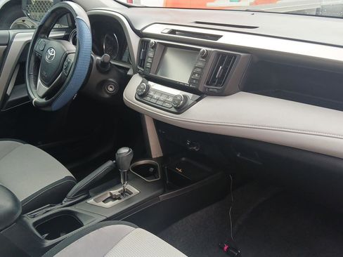 Used 2016 Toyota RAV4 XLE image 10