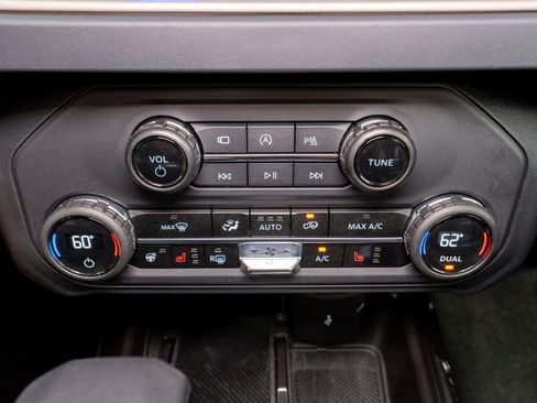 Used 2025 Ford Bronco Outer Banks AWD/4WD image 22