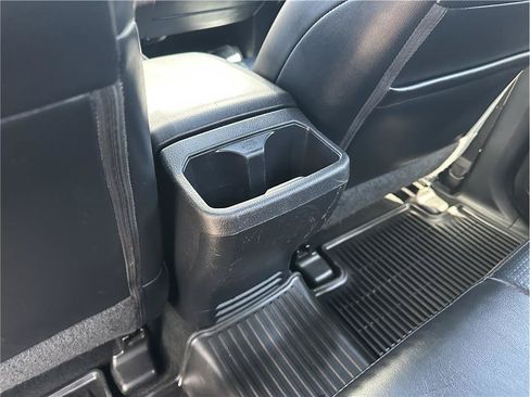 Used 2018 Toyota Tacoma TRD Sport AWD/4WD image 17