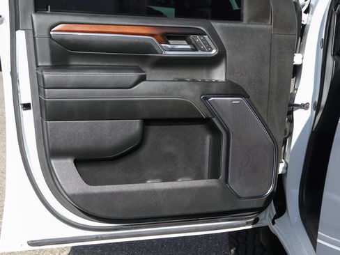 Used 2024 GMC Sierra 2500 Denali w/ Denali Reserve Package AWD/4WD image 19