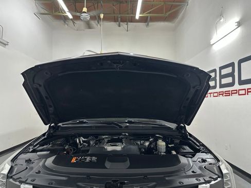 Used 2018 Cadillac Escalade ESV Premium Luxury RWD image 5
