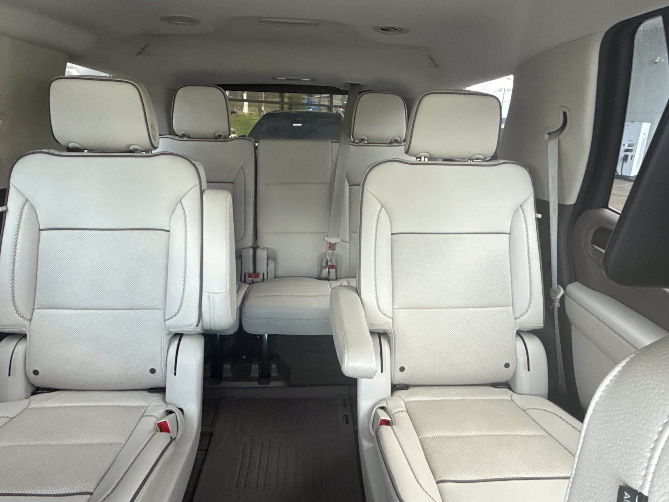 Used 2023 GMC Yukon Denali w/ Advanced Technology Package AWD/4WD image 20