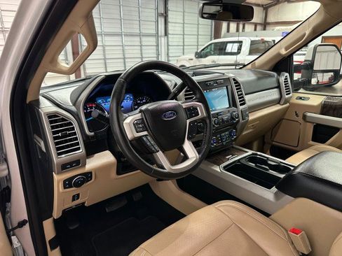 Used 2017 Ford F350 Lariat w/ FX4 Off-Road Package image 32