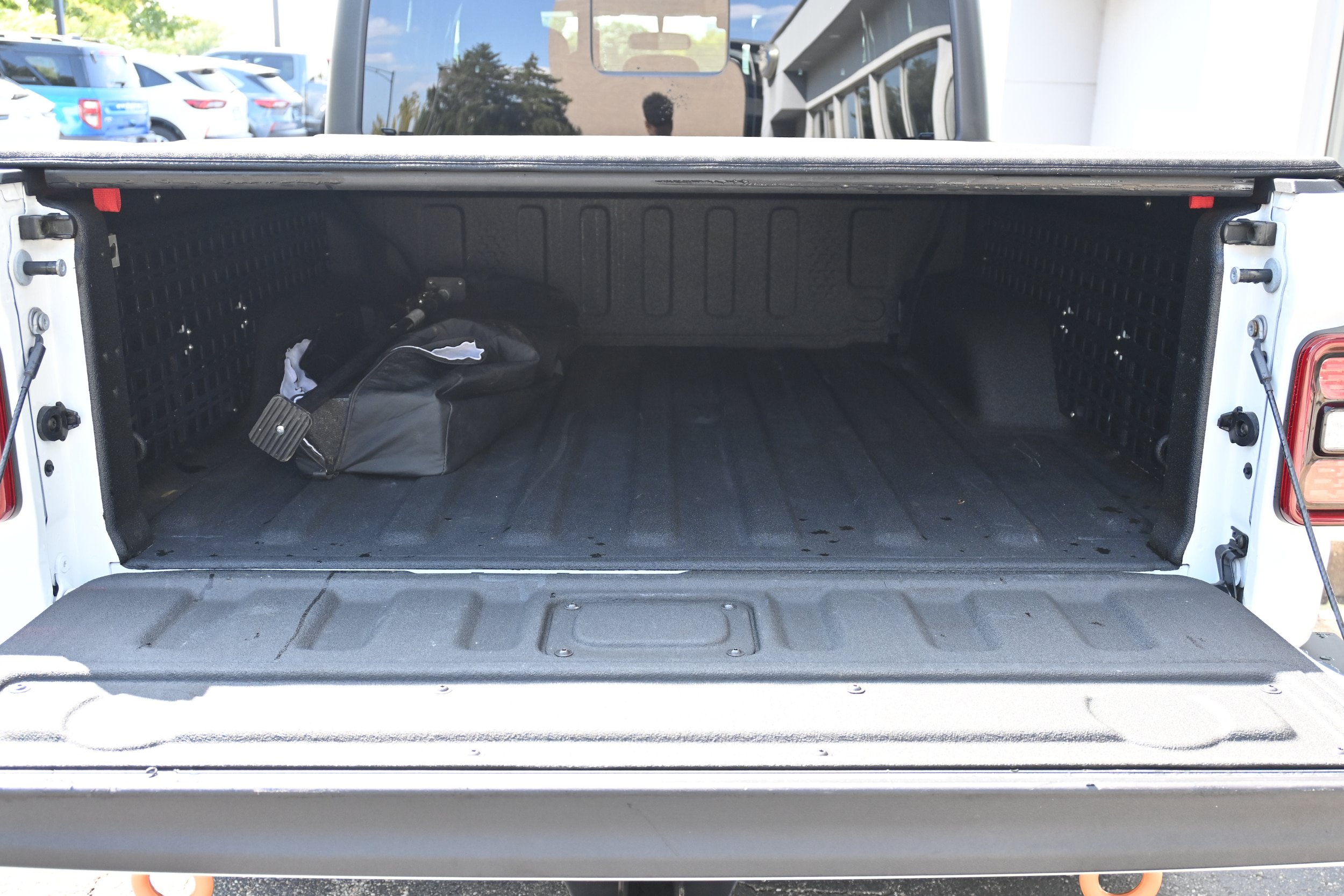 Used 2021 Jeep Gladiator Mojave w/ Cold Weather Group AWD/4WD image 5