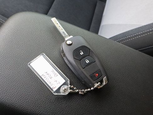 Used 2024 Chevrolet Trax LS image 28