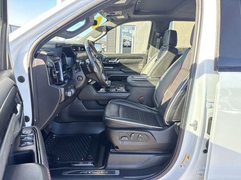 Used 2022 GMC Sierra 1500 AT4X image 25