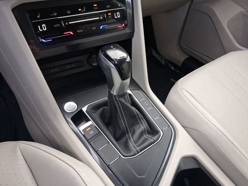 Used 2022 Volkswagen Tiguan SE FWD image 22