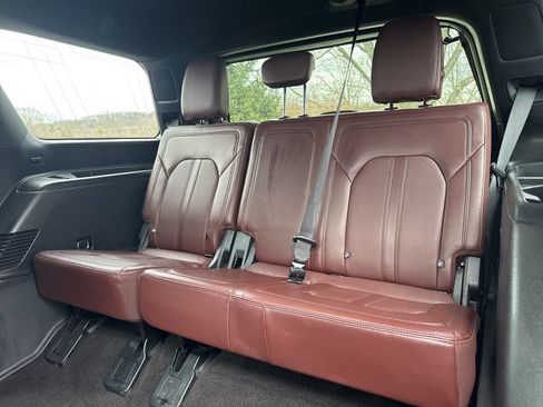Used 2023 Ford Expedition Limited image 18
