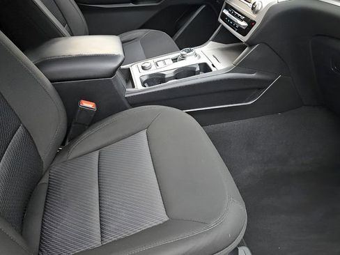 Used 2023 Ford Explorer XLT AWD/4WD image 6