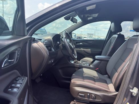 Certified 2022 Chevrolet Equinox RS w/ Infotainment Package AWD/4WD image 11