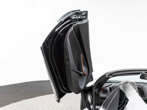Used 2022 McLaren 720S Spider image 20