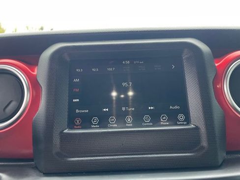 Used 2021 Jeep Gladiator Rubicon w/ Cold Weather Group AWD/4WD image 18
