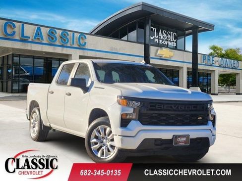 Used 2023 Chevrolet Silverado 1500 Custom image 1