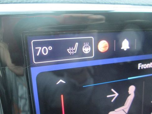 Used 2021 Chrysler Pacifica Touring-L w/ Uconnect Theater Family Group image 22