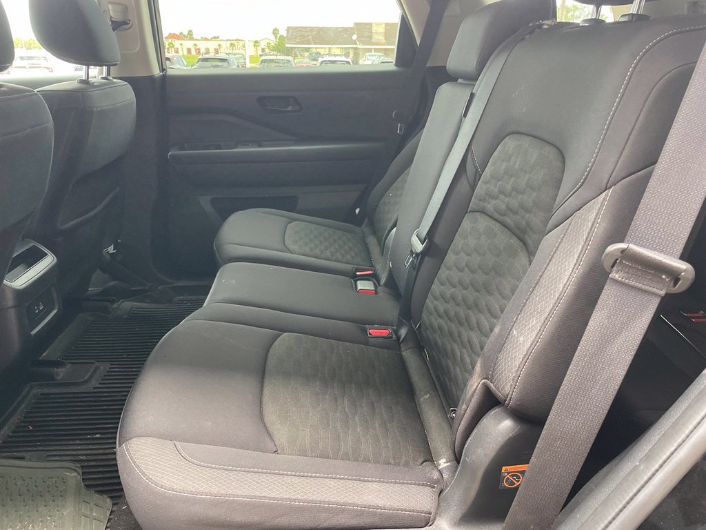 Used 2024 Nissan Pathfinder S FWD image 16