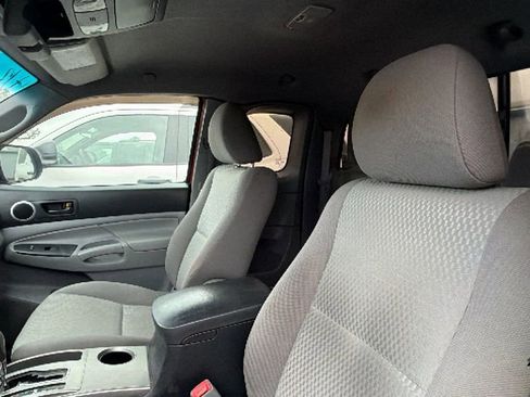 Used 2013 Toyota Tacoma PreRunner w/ SR5 Pkg image 9