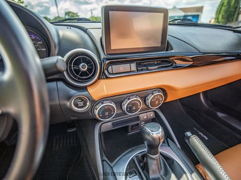 Used 2017 FIAT 124 Spider Lusso RWD image 36