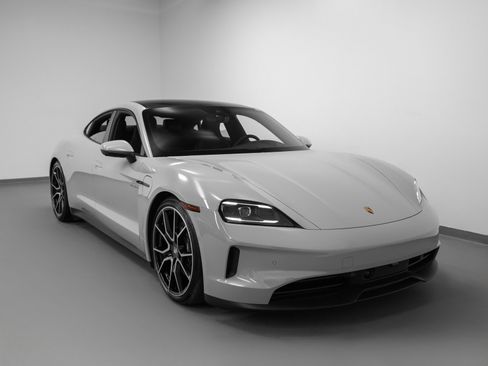 New 2025 Porsche Taycan image 10