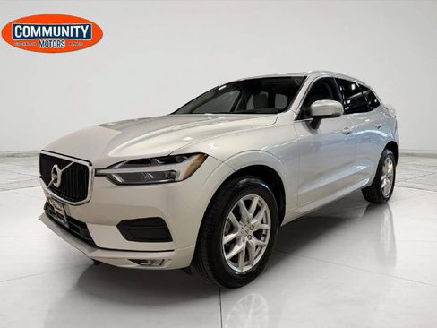 Used 2021 Volvo XC60 T5 Momentum AWD/4WD image 1