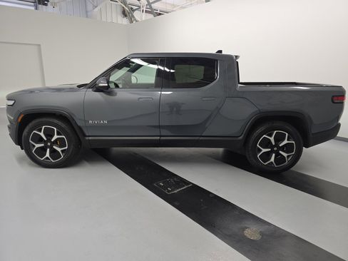 Used 2022 Rivian R1T Adventure image 2