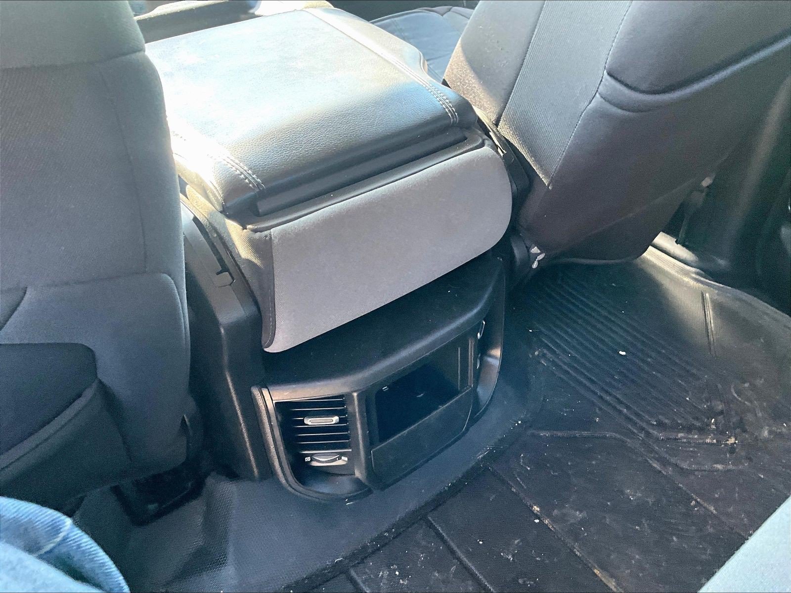 Used 2020 RAM 1500 Big Horn AWD/4WD image 11