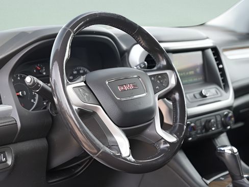 Used 2019 GMC Acadia SLE FWD image 24