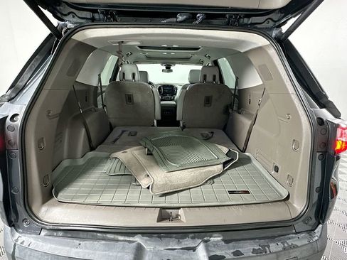 Used 2018 Chevrolet Traverse LT image 27