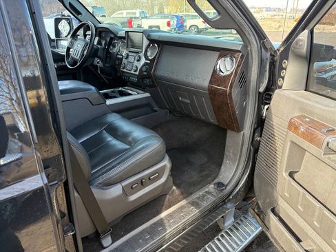 Used 2013 Ford F250 Platinum image 16