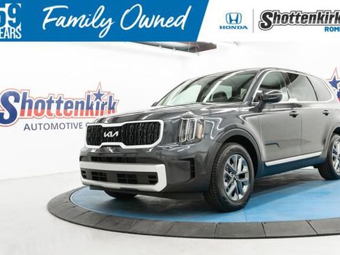 Used 2025 Kia Telluride LX FWD image 1