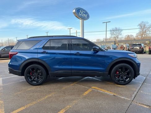Used 2022 Ford Explorer ST w/ Equipment Group 401A image 6
