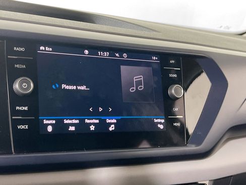 Used 2022 Volkswagen Taos SE image 14